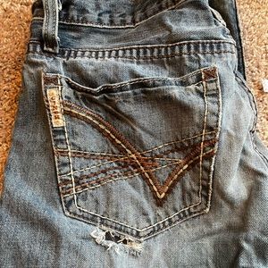 🌵Cinch Grant Jeans🌵 30x34 small hole on rear pocket